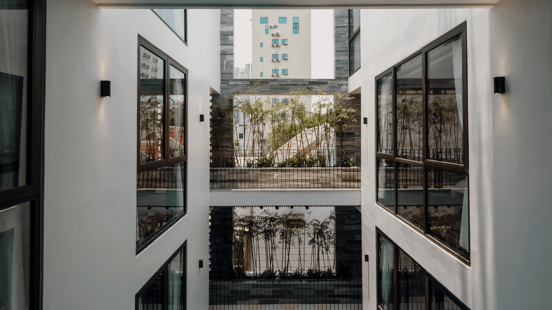 Luxury beachfront villa with infinity pool in Da Nang